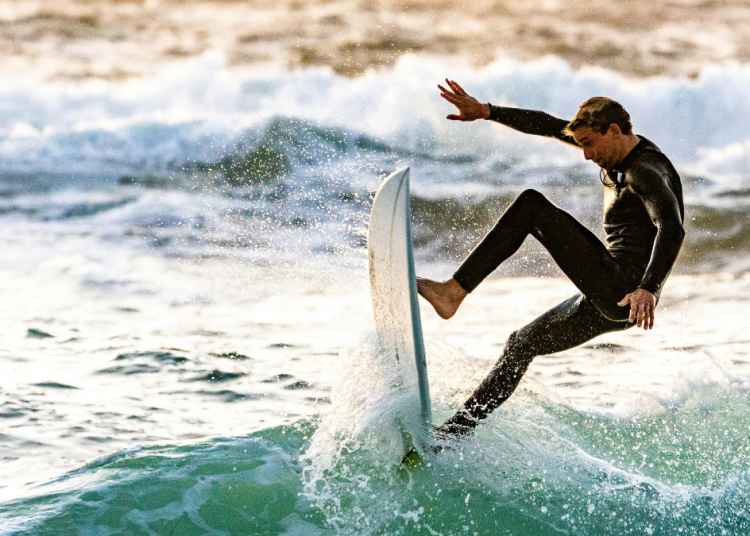 La empresa matriz de Rip Curl se enfrenta a enormes pérdidas financieras por su embajador transgénero