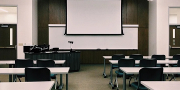 Un documental expone la toma de control de las escuelas por parte de la izquierda