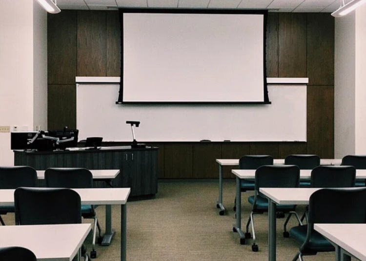 Un documental expone la toma de control de las escuelas por parte de la izquierda