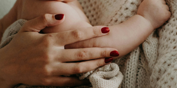 Una conferencia europea pide apoyo y protección para la maternidad