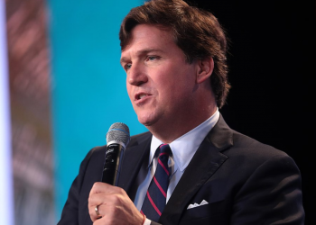 This image was originally posted to Flickr by Gage Skidmore at https://flickr.com/photos/22007612@N05/44674207090. It was reviewed on 5 January 2019 by FlickreviewR 2 and was confirmed to be licensed under the terms of the cc-by-sa-2.0.