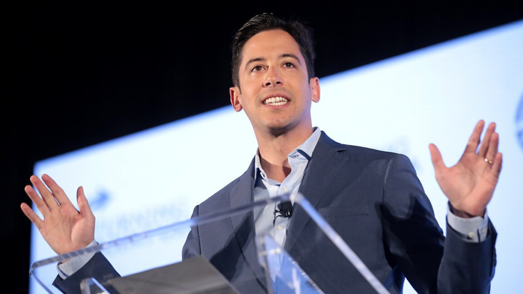 This image was originally posted to Flickr by Gage Skidmore at https://flickr.com/photos/22007612@N05/48514067462 (archive). It was reviewed on 13 August 2019 by FlickreviewR 2 and was confirmed to be licensed under the terms of the cc-by-sa-2.0.