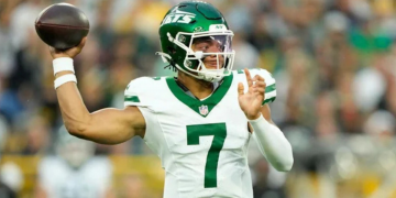 NFL quarterback delivers strong testimony of Christian faith after comeback win