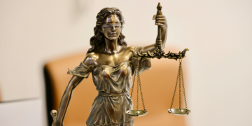 Peine clémente pour le potentiel assassin de Kavanaugh en raison de son identité transgenre