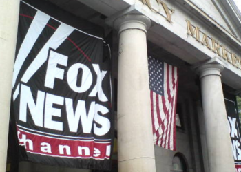 This image was originally posted to Flickr by mroach at https://flickr.com/photos/73569497@N00/247710031 (archive). It was reviewed on 20 April 2018 by FlickreviewR 2 and was confirmed to be licensed under the terms of the cc-by-sa-2.0.