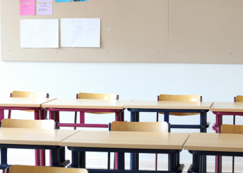 Il sondaggio scolastico dell’Oregon ha interrogato giovani studenti su termini come “genderfluid”, “Two Spirit”