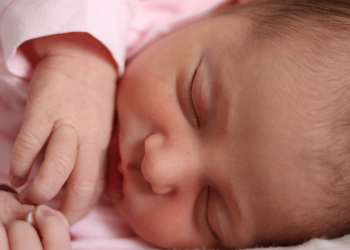 Ce jour dans l’histoire : Leslie Prentice mène une manifestation contre un avorteur