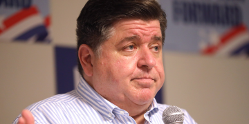 This image was originally posted to Flickr by Gage Skidmore at https://flickr.com/photos/22007612@N05/54105877450. It was reviewed on 30 October 2024 by FlickreviewR 2 and was confirmed to be licensed under the terms of the cc-by-sa-2.0.