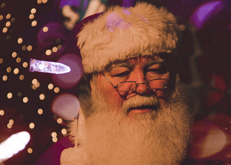 UK museums move to “decolonize” Father Christmas