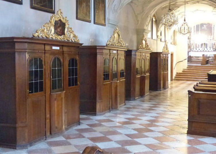 Arizona bill would punish priests for refusing to break confessional seal