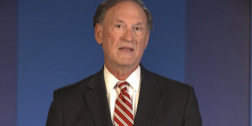 Alito stumps left-wing attorney with basic question: “What is a woman?”
