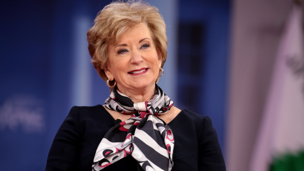 This image was originally posted to Flickr by Gage Skidmore at https://flickr.com/photos/22007612@N05/39818197574 (archive). It was reviewed on 28 February 2018 by FlickreviewR 2 and was confirmed to be licensed under the terms of the cc-by-sa-2.0.