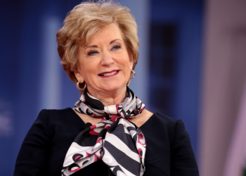 This image was originally posted to Flickr by Gage Skidmore at https://flickr.com/photos/22007612@N05/39818197574 (archive). It was reviewed on 28 February 2018 by FlickreviewR 2 and was confirmed to be licensed under the terms of the cc-by-sa-2.0.