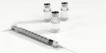 NHS England halts cross-sex hormones for under-18s