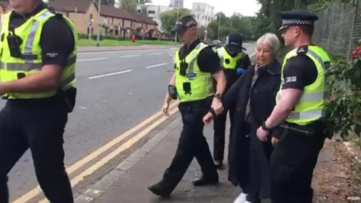 Scottish court dismisses case against woman for holding pro-life sign outside hospital